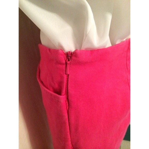 Cute ankle length fuchsia pants! - Picture 3 of 3