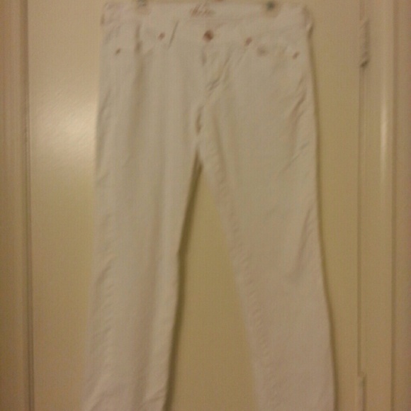 Old Navy (The DIVA) White Jeans. Size 8 Petite - Picture 1 of 3