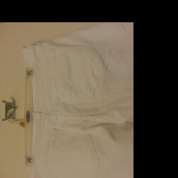 Old Navy (The DIVA) White Jeans. Size 8 Petite - Picture 2 of 3