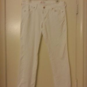 Old Navy (The DIVA) White Jeans. Size 8 Petite