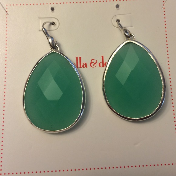 Stella & Dot statement drop earrings