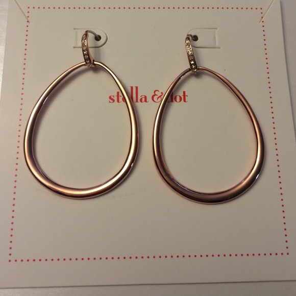 Rose gold Stella & Dot hoop earrings