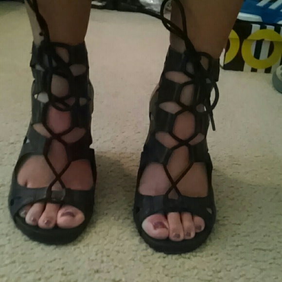 SALE!!! MIA black wedges