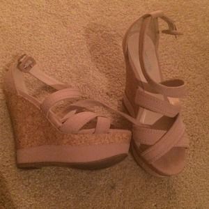 Pink wedge