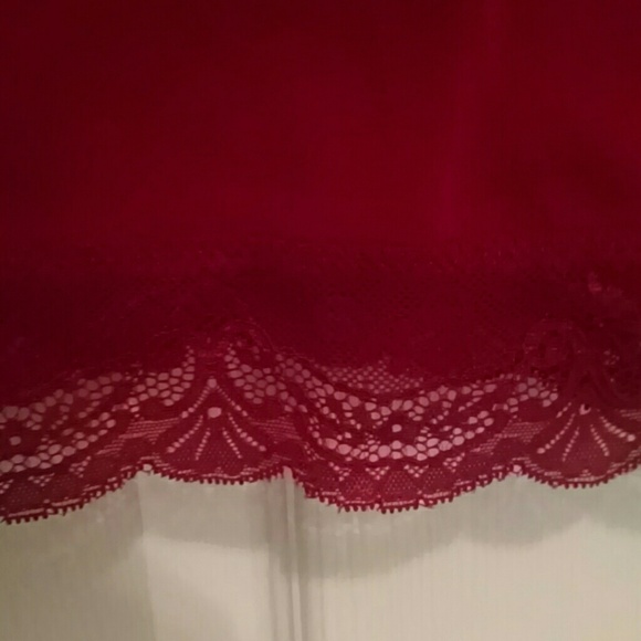 Express red cami - Picture 2 of 4