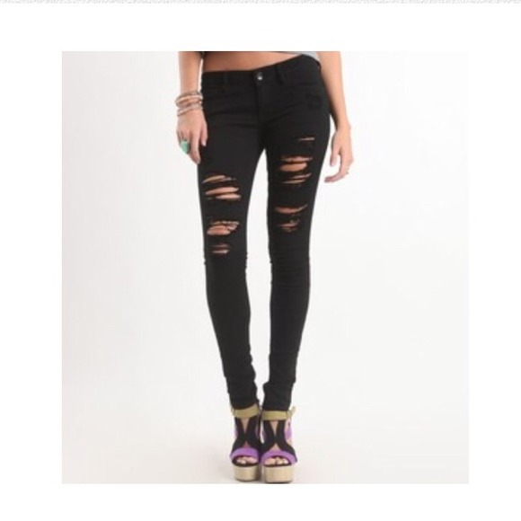 🎉Host Pick🎉 Bullhead Black Jeans w/ Rips