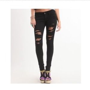 🎉Host Pick🎉 Bullhead Black Jeans w/ Rips