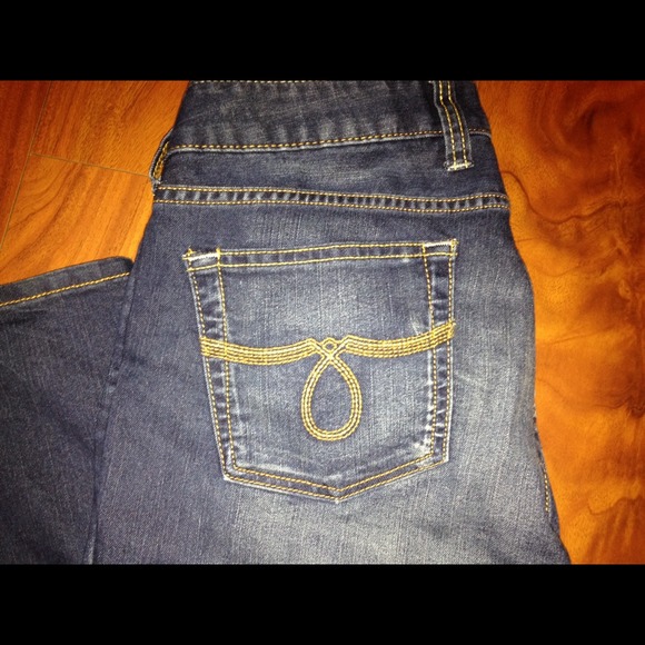 Lucky brand Lola boot 10/30 short jeans