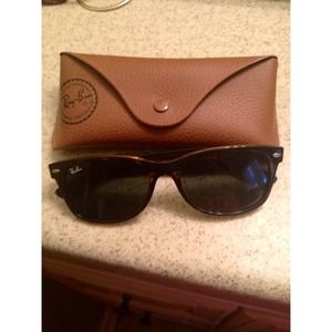Ray Ban New Wayfarer Class in Tortoise