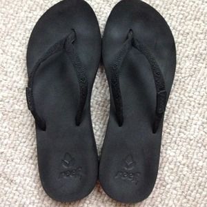 SOLD -Reef flip flops