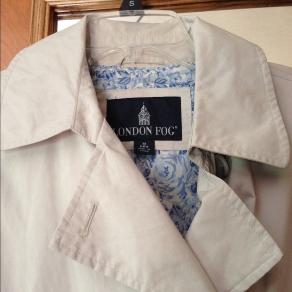 🔸sold🔸Tan lightweight trench coat - Picture 3 of 4