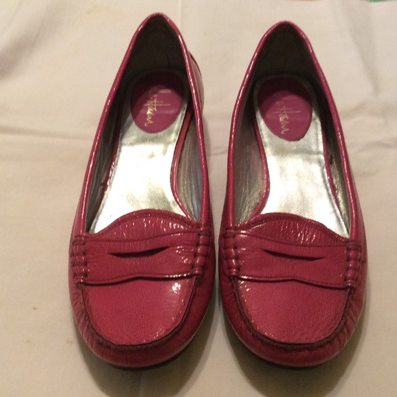 Fuchsia Cole Haan loafers/flats
