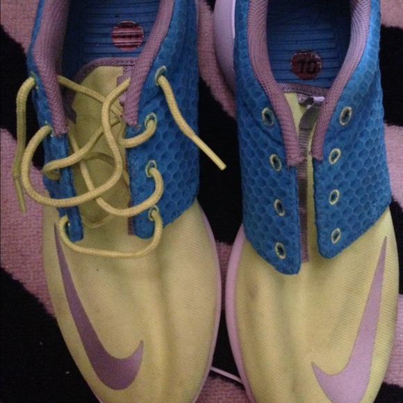 Nike Other - Men's Nike Roshe Run