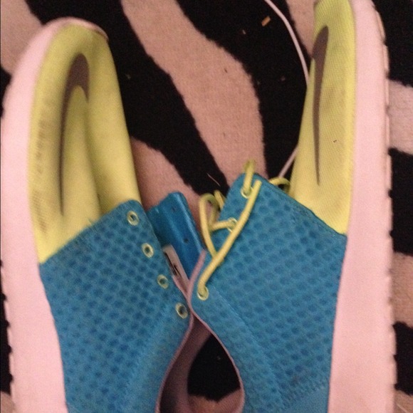 Men's Nike Roshe Run - Picture 3 of 3