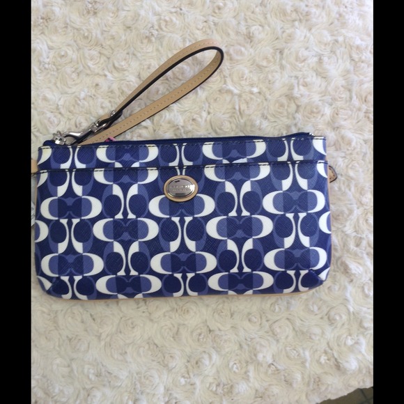 Coach Peyton Dream Wrislet size Large