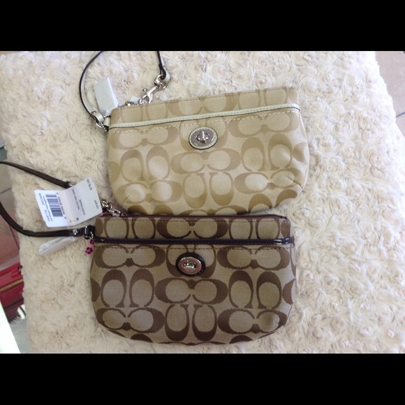 Coach Signature Wristlet Nwt