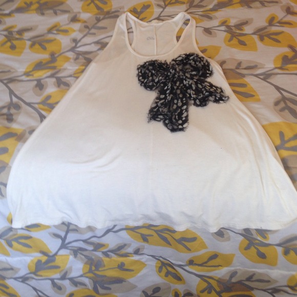 🚫SOLD🚫flowy white top - Picture 1 of 2