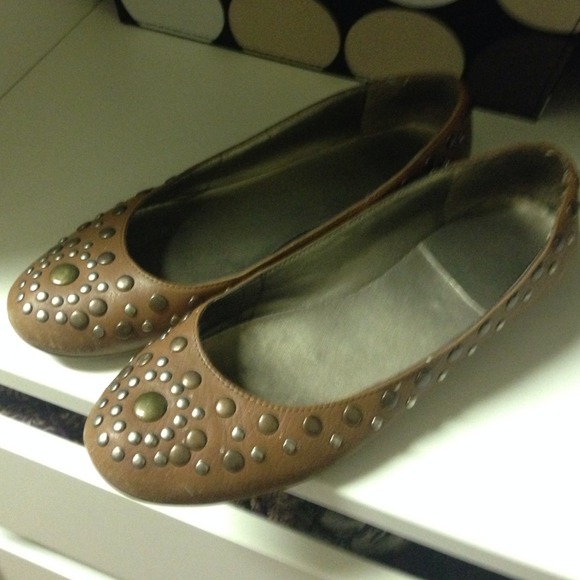 Nine West Flats!!