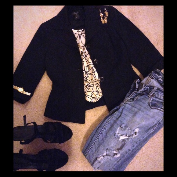 Frenchi Black Blazer!