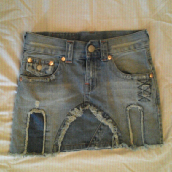SOLD!!! NWOT TRUE RELIGION MINI - 26