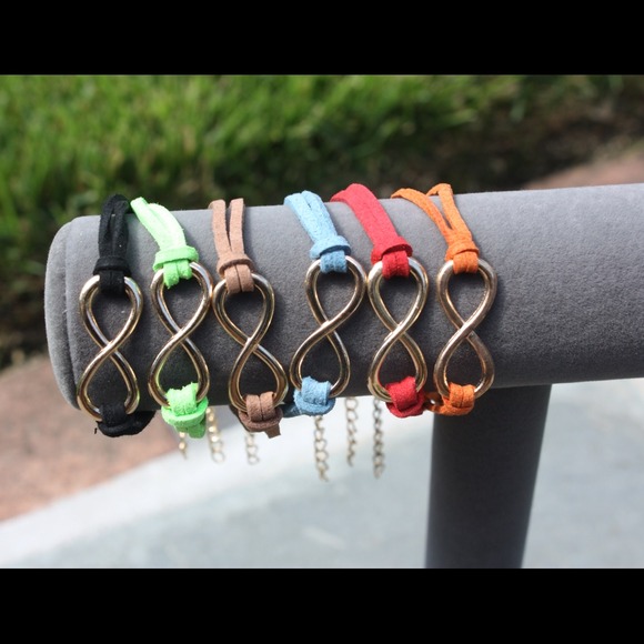 Jewelry - 🌸reduced🌸 Infinity Bracelet