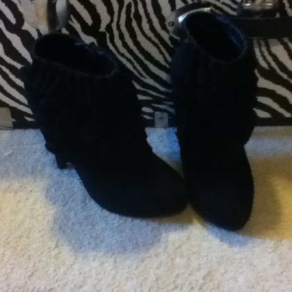 SOLD Black Pleaser ruffle ankle boots - Picture 3 of 4