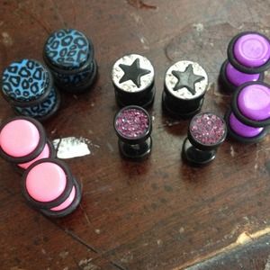 Fake gauges 0-00