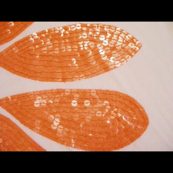 📦BUNDLED📦 White Knit Top, Orange Sequined Petals - Picture 2 of 2