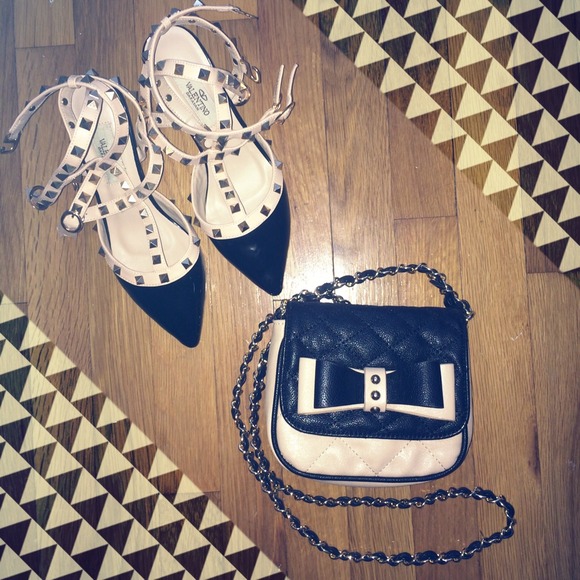 Forever 21 bow bag