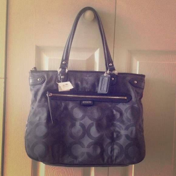 BRAND NEW AUTHENTIC COACH BAG!
