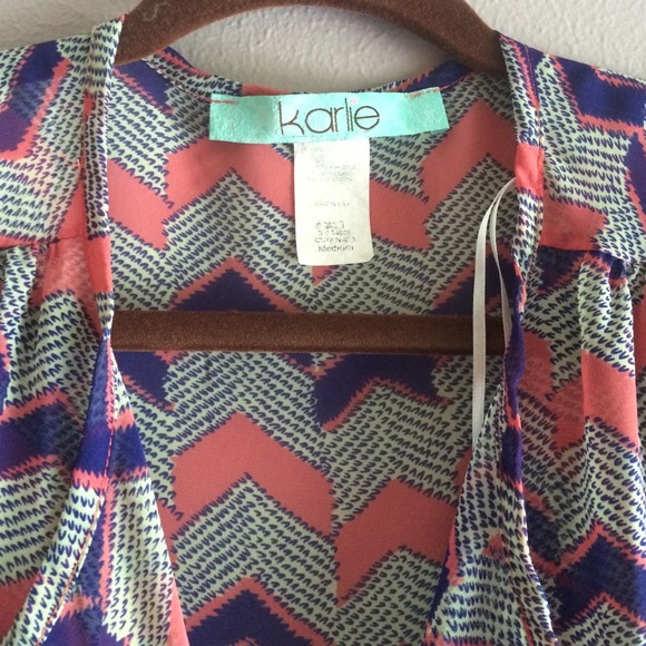 Blouse - Picture 2 of 3