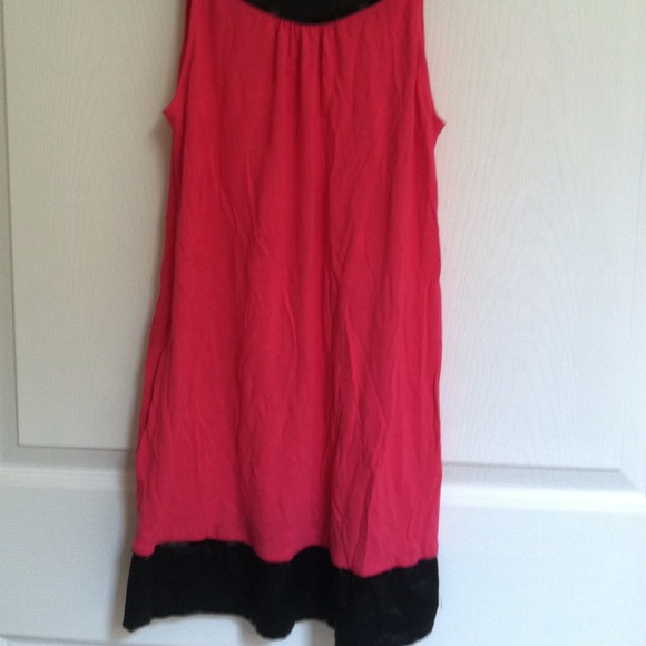 Closeout******* Express Top marked down! - Picture 2 of 4