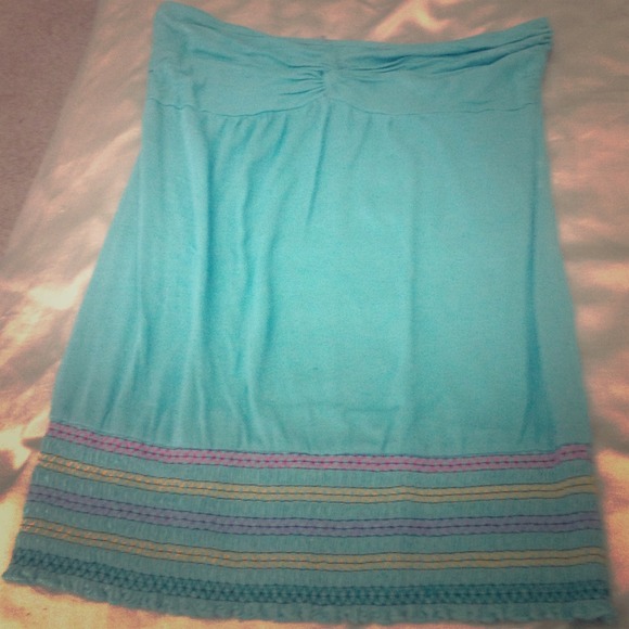 Baby blue strapless cache top
