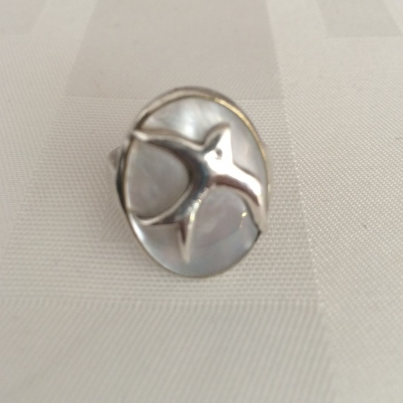 **REDUCED $7** Bird ring, smooth stone background