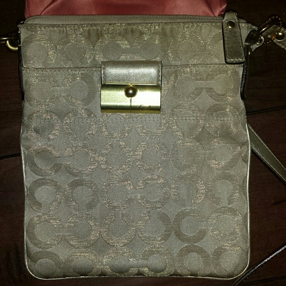 $5 PRICE CUT! Crossbody - Picture 3 of 4