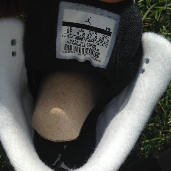 Wolf grey 3 size5 I'm boys ( 7 in women's) - Picture 3 of 4