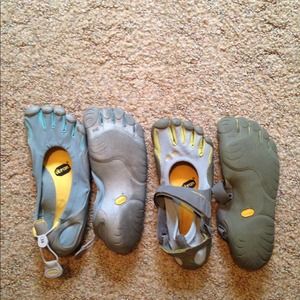 2 Pair of AUTHENTIC Vibram 5 Finger Shoes.