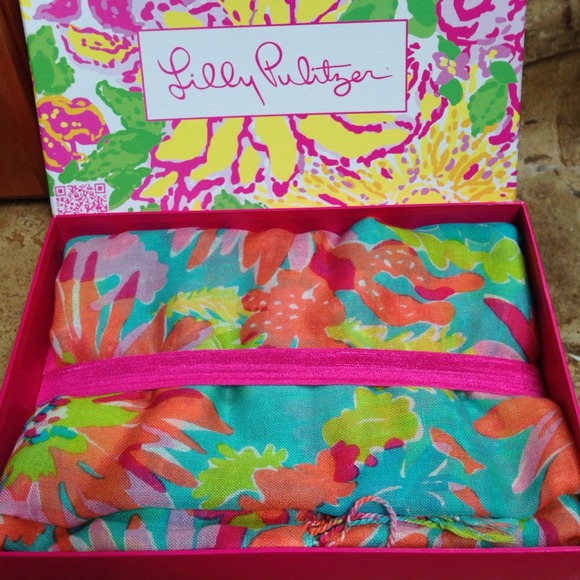 ReservedNWT Lilly Pulitzer Murfee Scarf