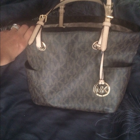 Michael kors jet set tote