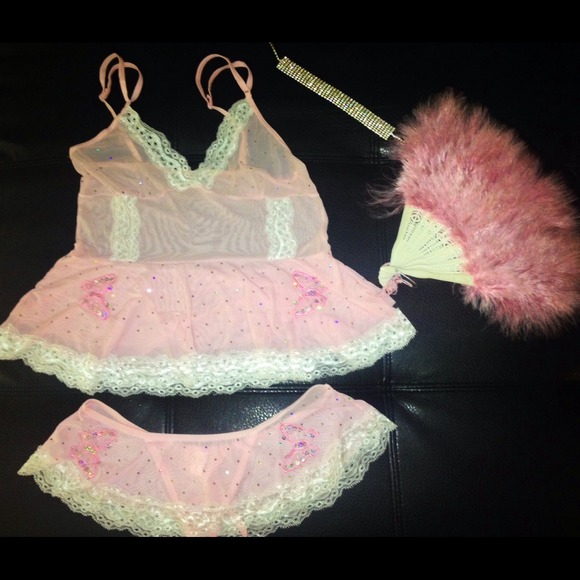 Princess lingerie set never been worn!