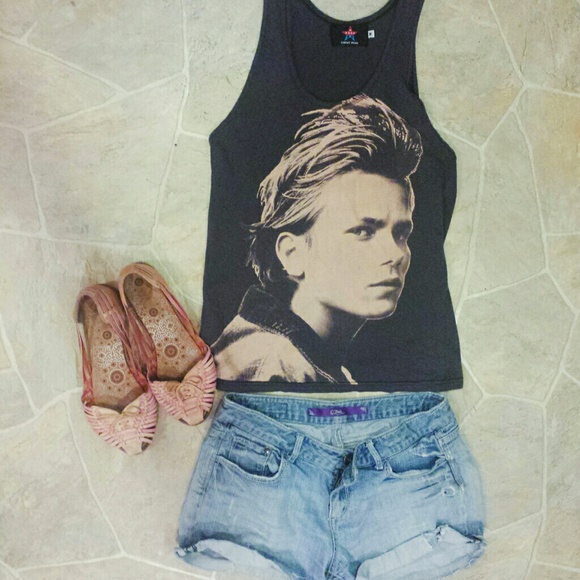 River Phoenix tribute tank