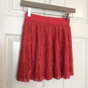 Pleated lace skirt