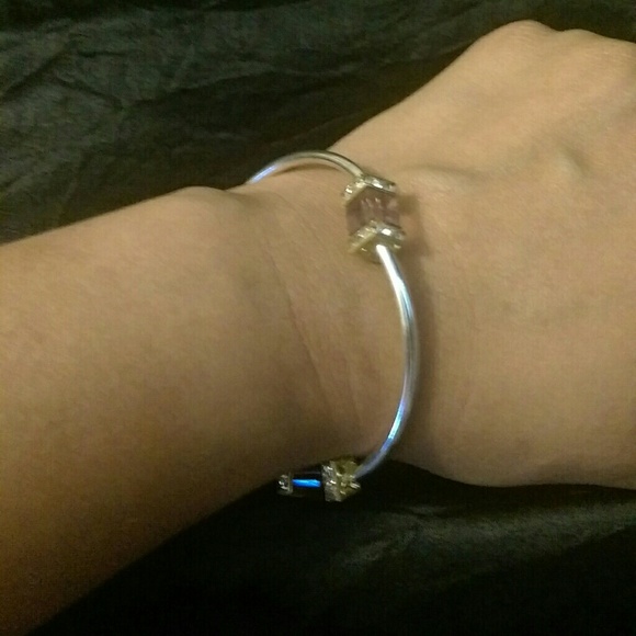 Cute Handmade Elastic Bangle with Earrings. - Picture 3 of 3