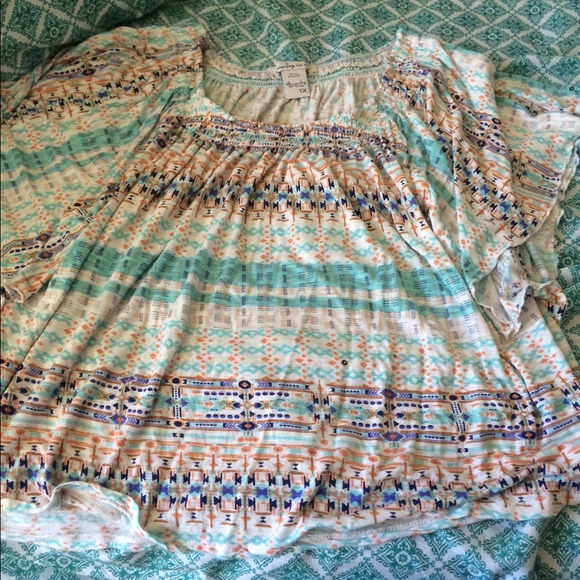 Plus size flowy tribal print top