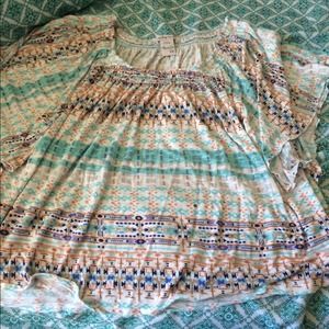 Plus size flowy tribal print top