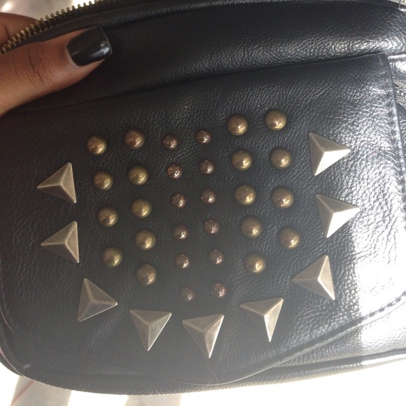 Purse bundle!!!!! - Picture 2 of 4