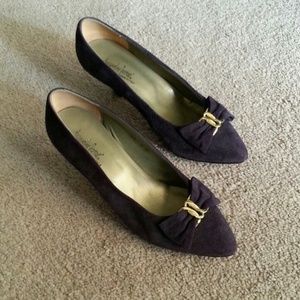 REDUCED! PURPLE SUEDE PUMPS W/GOLD ORNAMENT