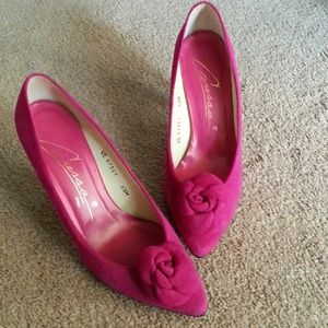 BRAND NEW! PRETTY IN PINK SUEDE PUMPS