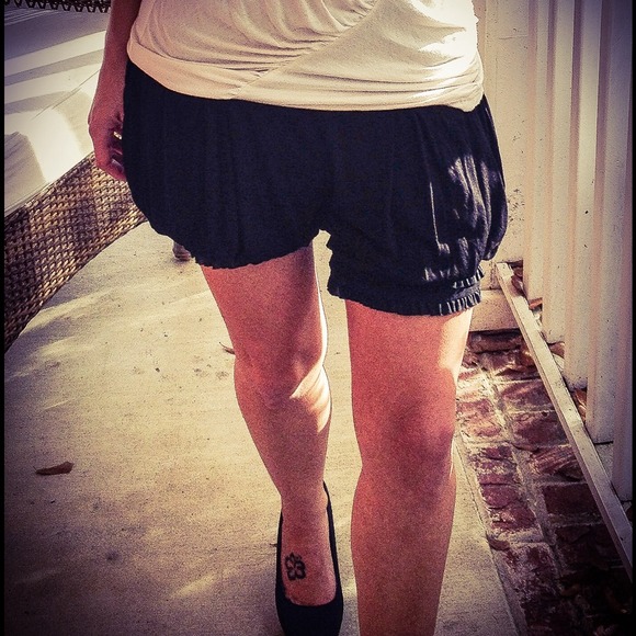 Black Comme Des Garçon shorts by Erica Davies SZ 4