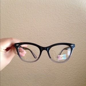 Gradient cat eyed glasses (not prescribed)
